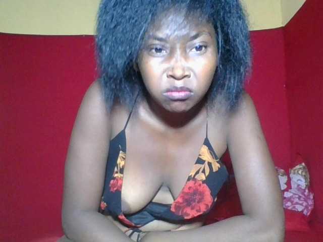 Alyciaa live webcam show