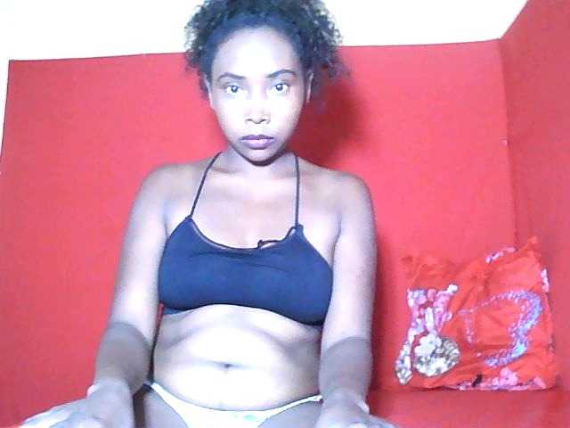 Alyciaa live webcam show