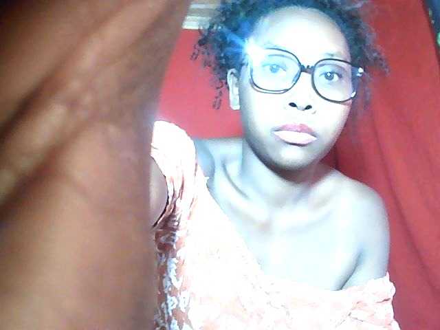 Alyciaa live cam on BongaCams