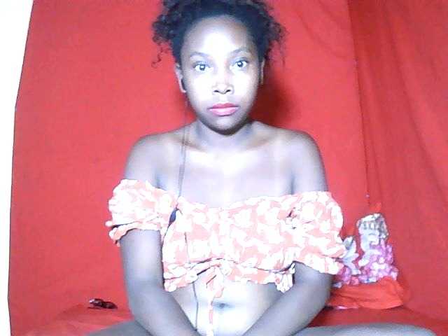 Alyciaa live cam on BongaCams