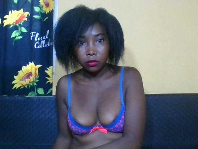 Alyciaa live webcam show