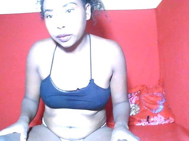 Alyciaa live webcam show