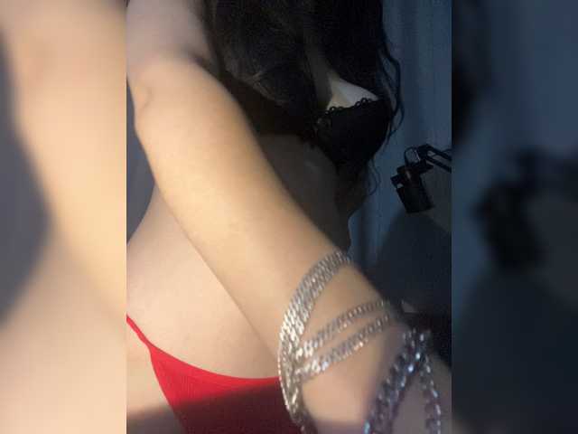 Kira-36 live cam on BongaCams