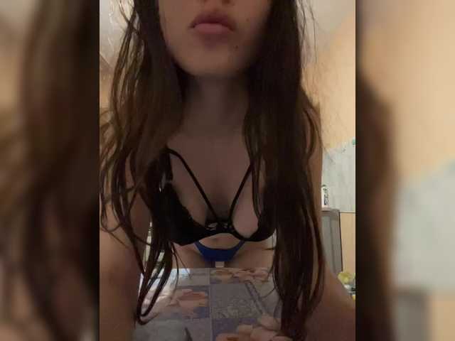 Kira-36 live cam on BongaCams