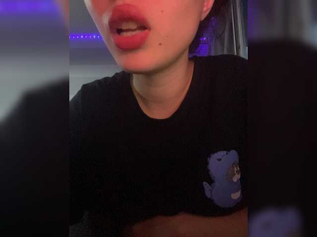 Kira-36 live cam on BongaCams