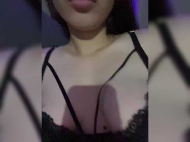 Kira-36 live cam on BongaCams