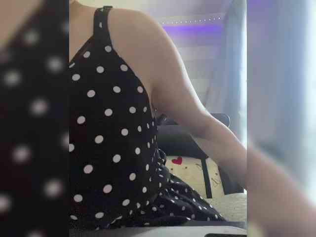 Kira-36 Live Webcam on BongaCams