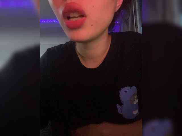 Kira-36 Live Webcam on BongaCams