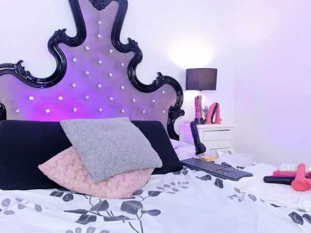 mature-whore live cam preview