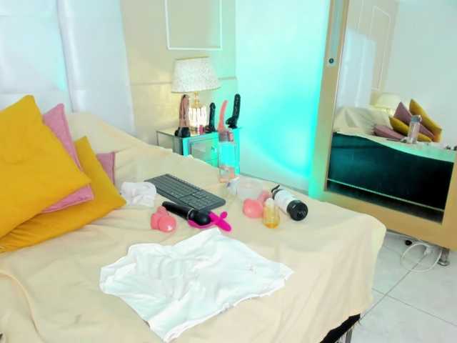 mature-whore live cam preview