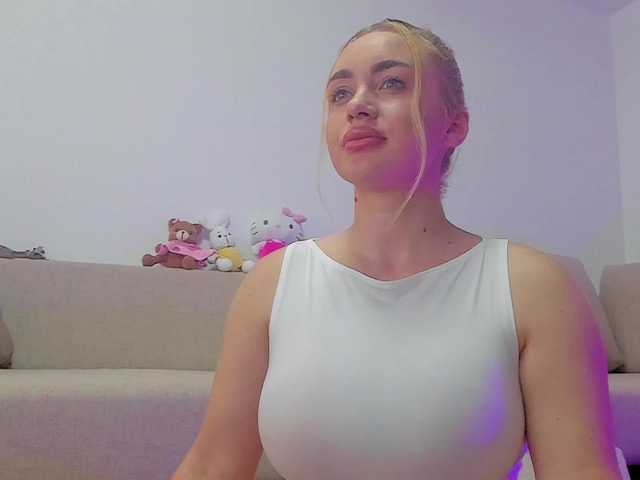 cuteblondiex live webcam show