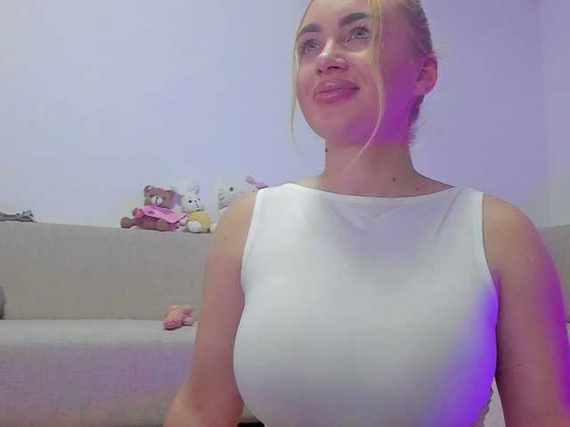 cuteblondiex live cam on BongaCams
