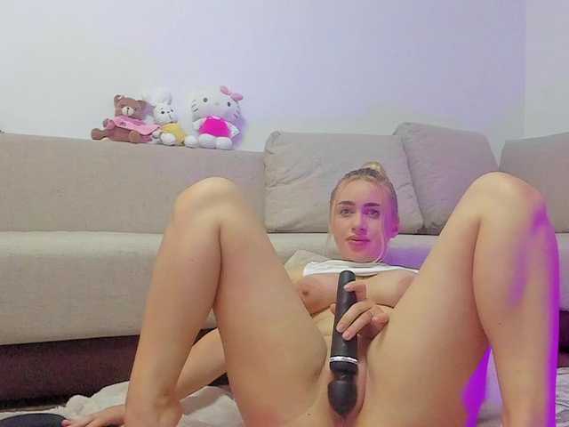 cuteblondiex