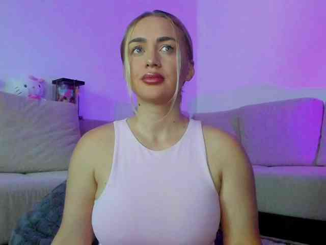 cuteblondiex webcam