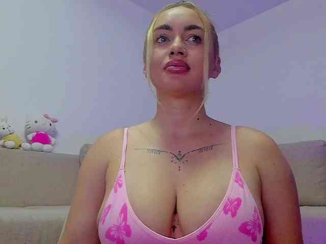 cuteblondiex