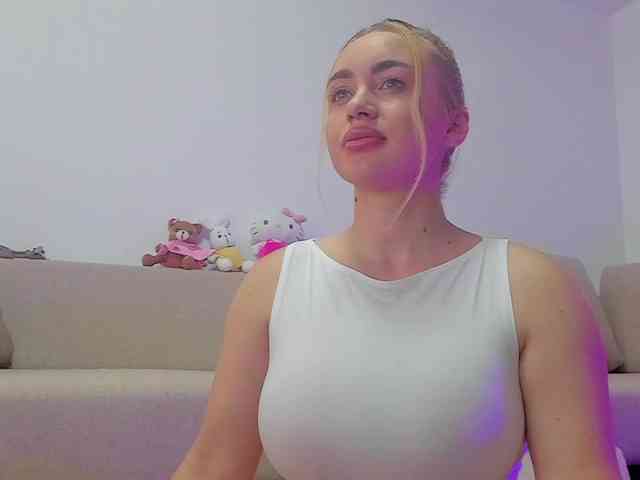 cuteblondiex webcam