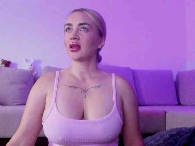cuteblondiex