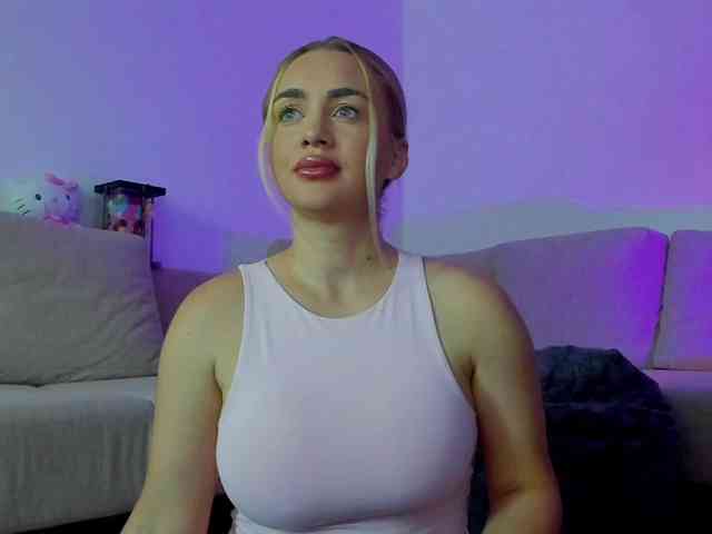 cuteblondiex webcam
