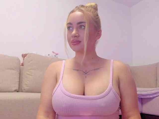 cuteblondiex webcam
