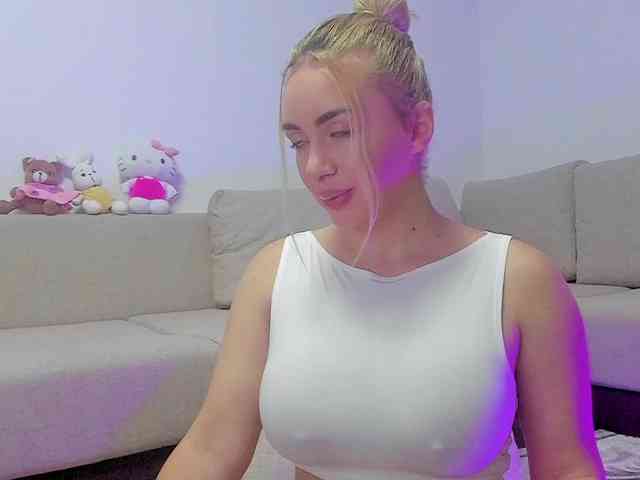cuteblondiex