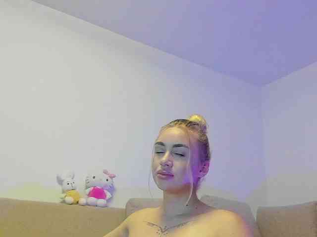 cuteblondiex cuteblondiex