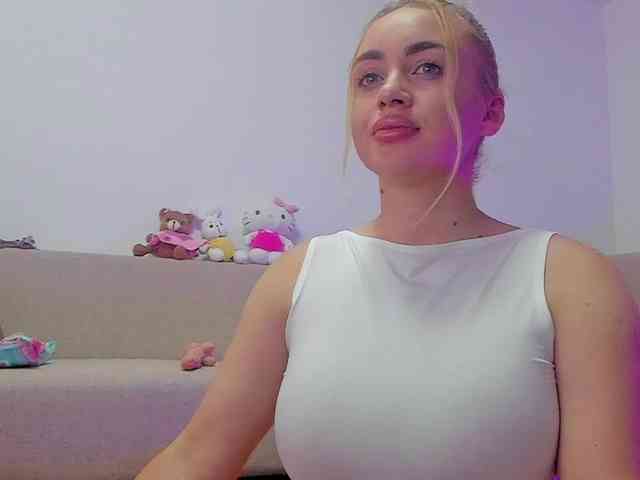 cuteblondiex webcam