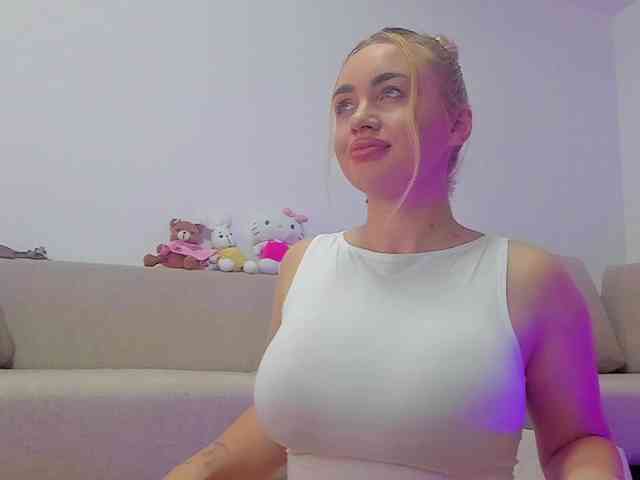 cuteblondiex webcam