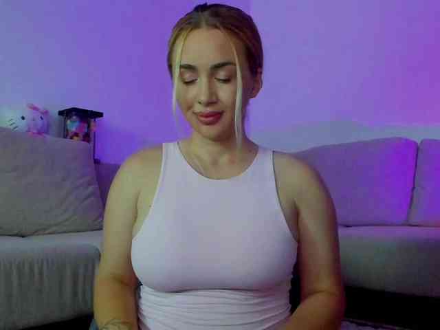 cuteblondiex