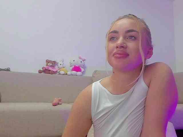 cuteblondiex webcam
