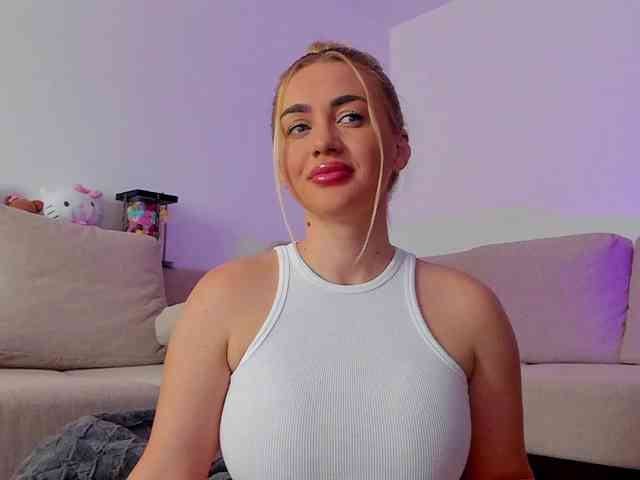 cuteblondiex webcam