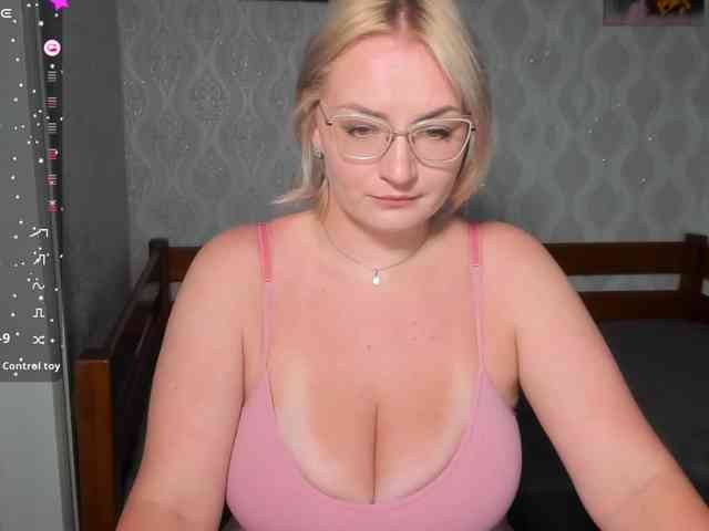 GreenEyesss webcam
