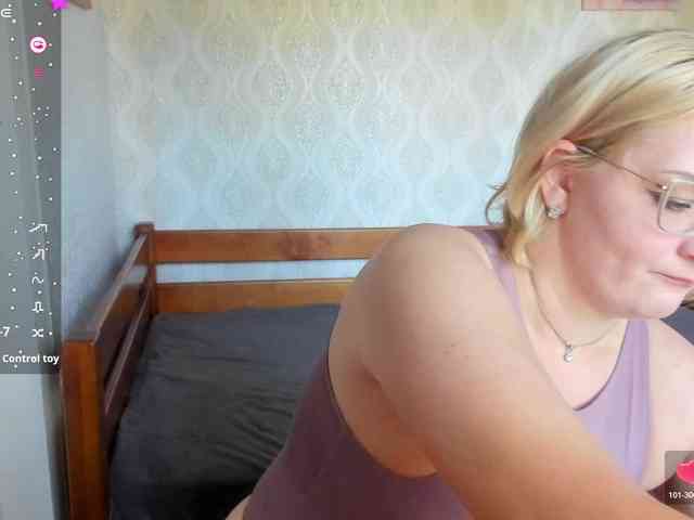 GreenEyesss webcam