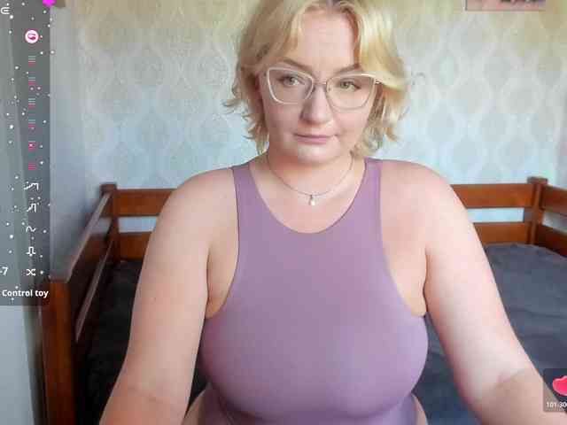 GreenEyesss webcam
