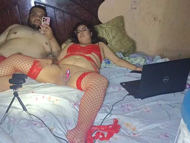 Parejagorditos live cam on BongaCams