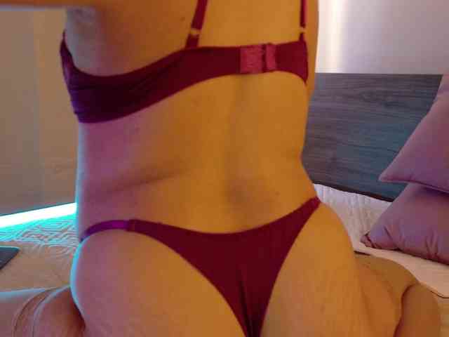 AnnieLoutie webcam