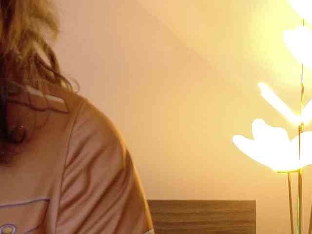 AnnieLoutie webcam