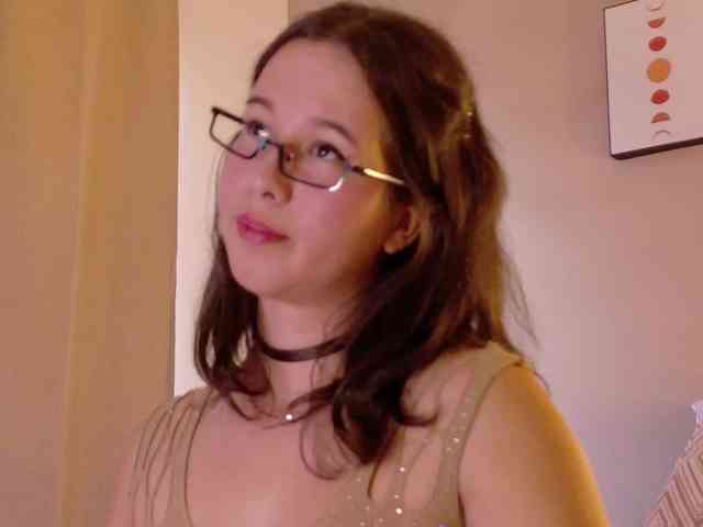 AnnieLoutie webcam