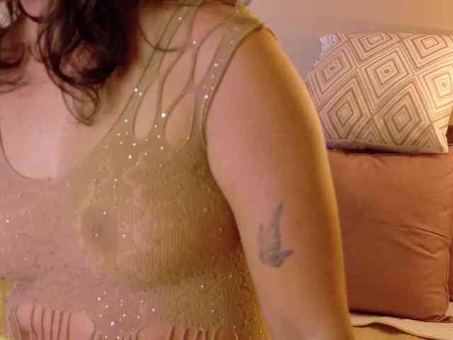 AnnieLoutie webcam