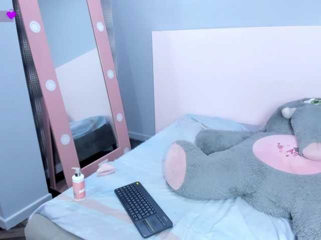 Michelle-Vixen live cam on BongaCams