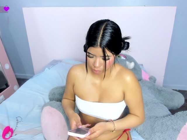 Michelle-Vixen live cam on BongaCams