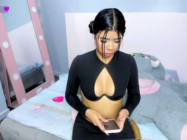 Michelle-Vixen live cam on BongaCams