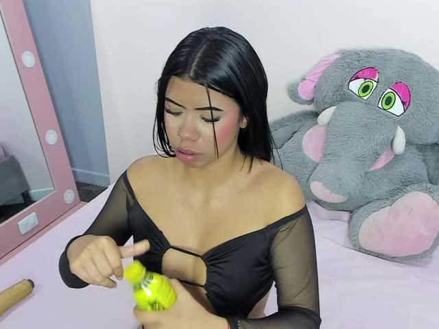 Michelle-Vixen live cam on BongaCams
