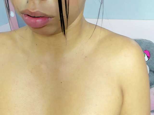 Michelle-Vixen live cam on BongaCams