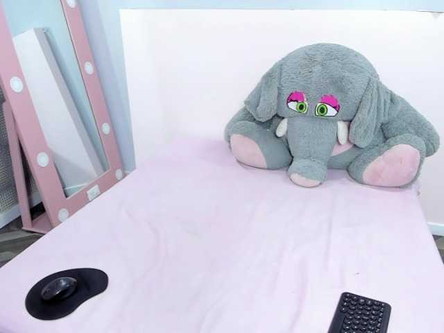 Michelle-Vixen live cam on BongaCams