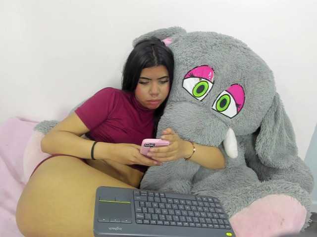 Michelle-Vixen live cam on BongaCams