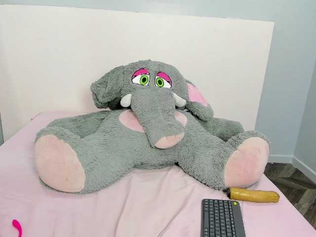 Michelle-Vixen live cam on BongaCams