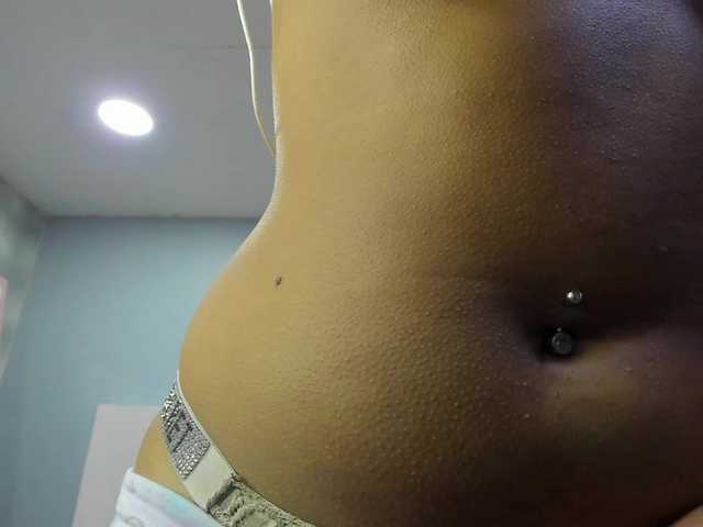 Michelle-Vixen live cam on BongaCams