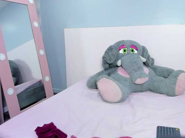 Michelle-Vixen live cam on BongaCams