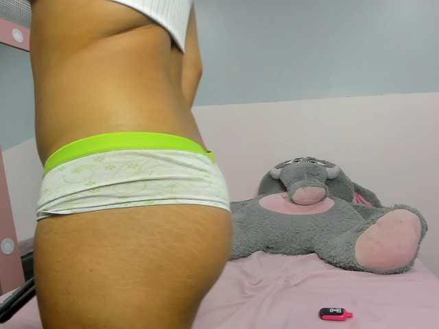 Michelle-Vixen live cam on BongaCams
