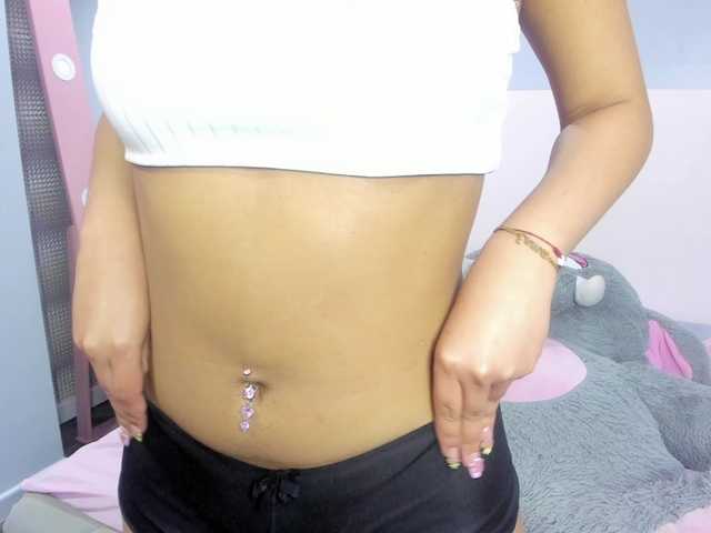Michelle-Vixen live cam on BongaCams